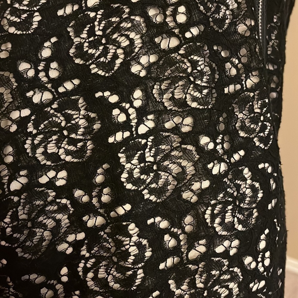 🛍️Forever 21 Black Lace Overlay Dress Size Small - Picture 5 of 9